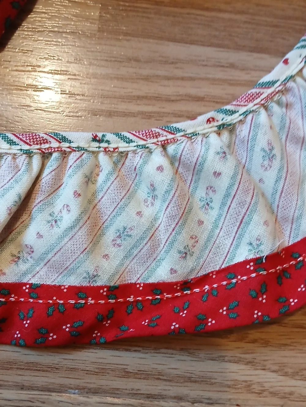 Vintage Handmade Ruffled Christmas Tree Garland Lace Ameritex 1987 Fabric